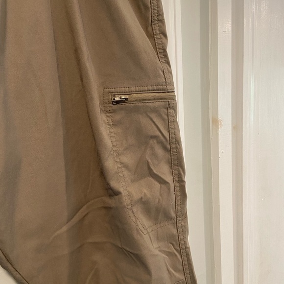Wrangler Mens Size 32x30 Khaki Nylon Stretch Zip Up Cargo Hiking Outdoor Pants - Picture 5 of 8